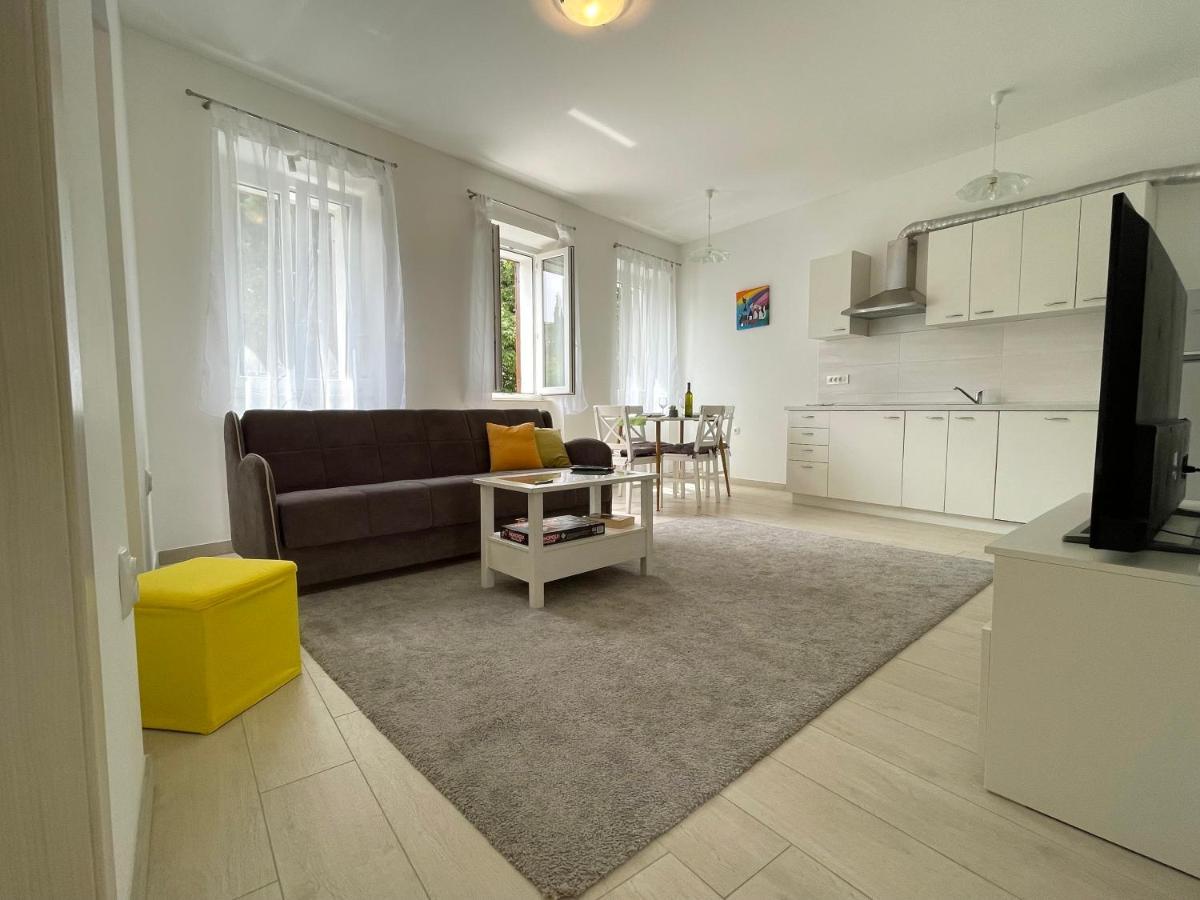 Modern Apartment In The Old Part Of Town Рийека Екстериор снимка
