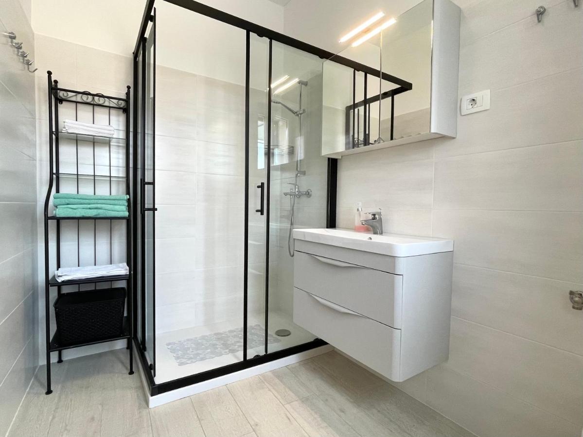 Modern Apartment In The Old Part Of Town Рийека Екстериор снимка